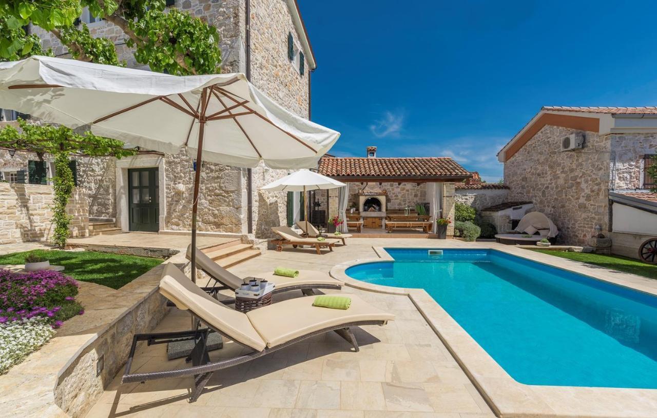 Beautiful Stone House - Villa Parentium With Private Pool Dračevac Zewnętrze zdjęcie