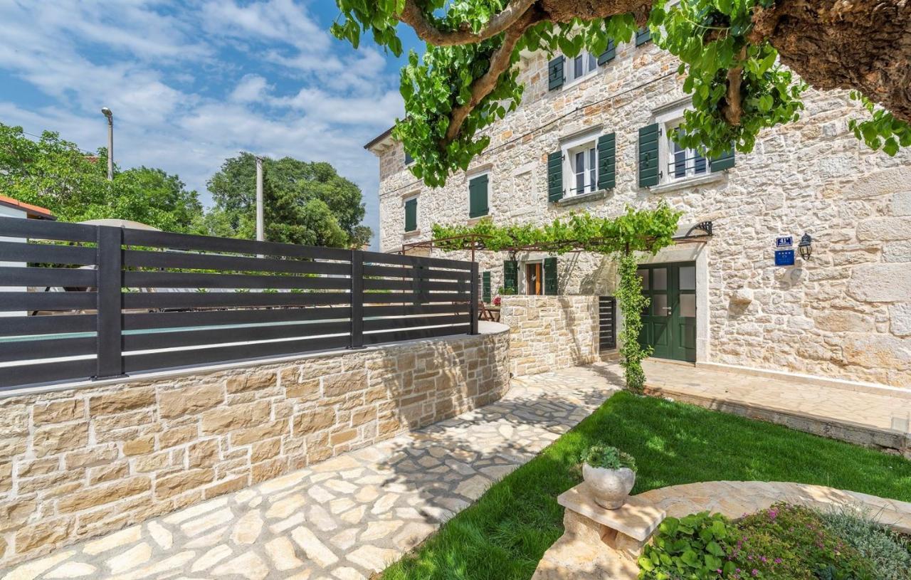Beautiful Stone House - Villa Parentium With Private Pool Dračevac Zewnętrze zdjęcie